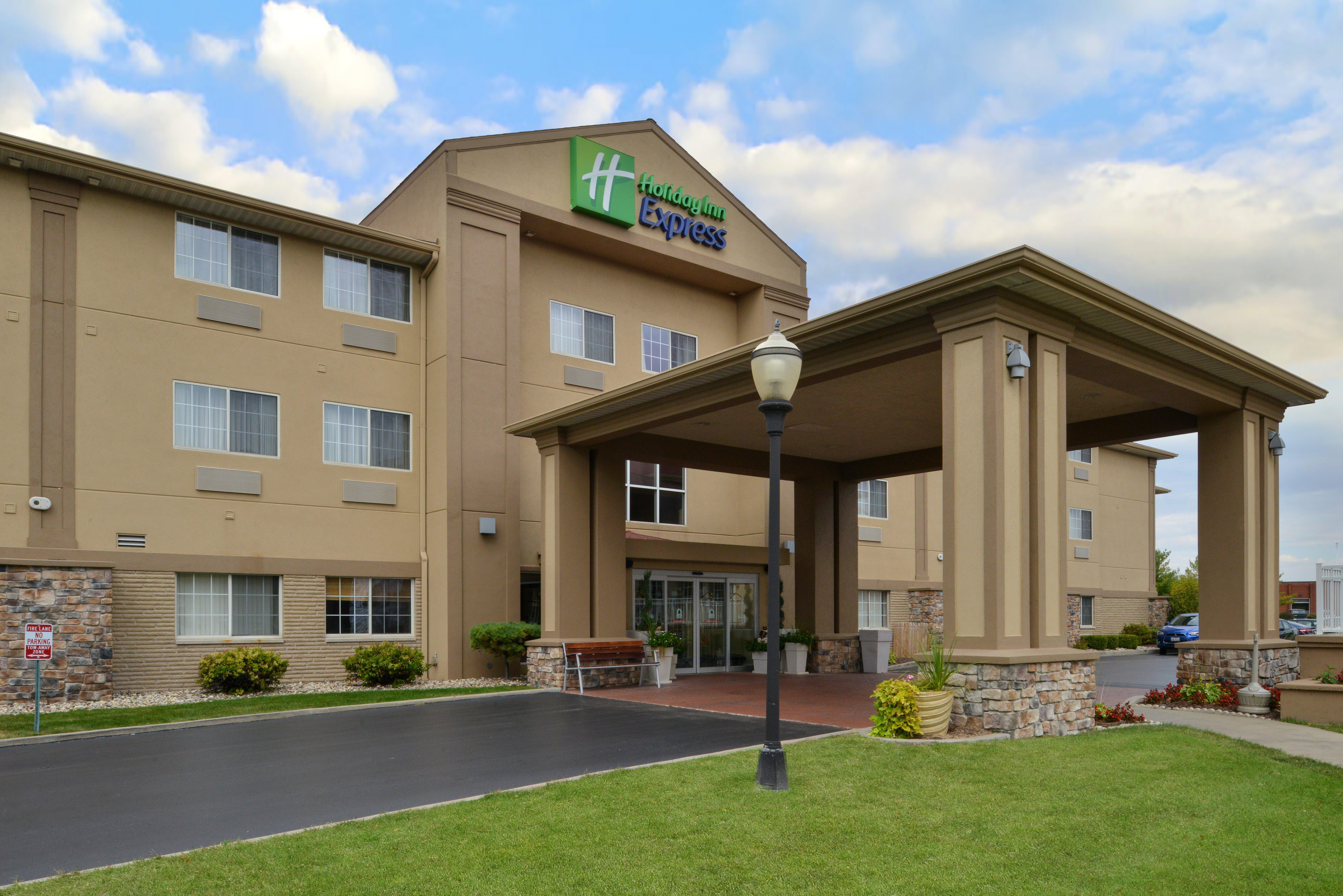 Holiday Inn Express Hotel & Suites-Saint Joseph By Ihg Bagian luar foto