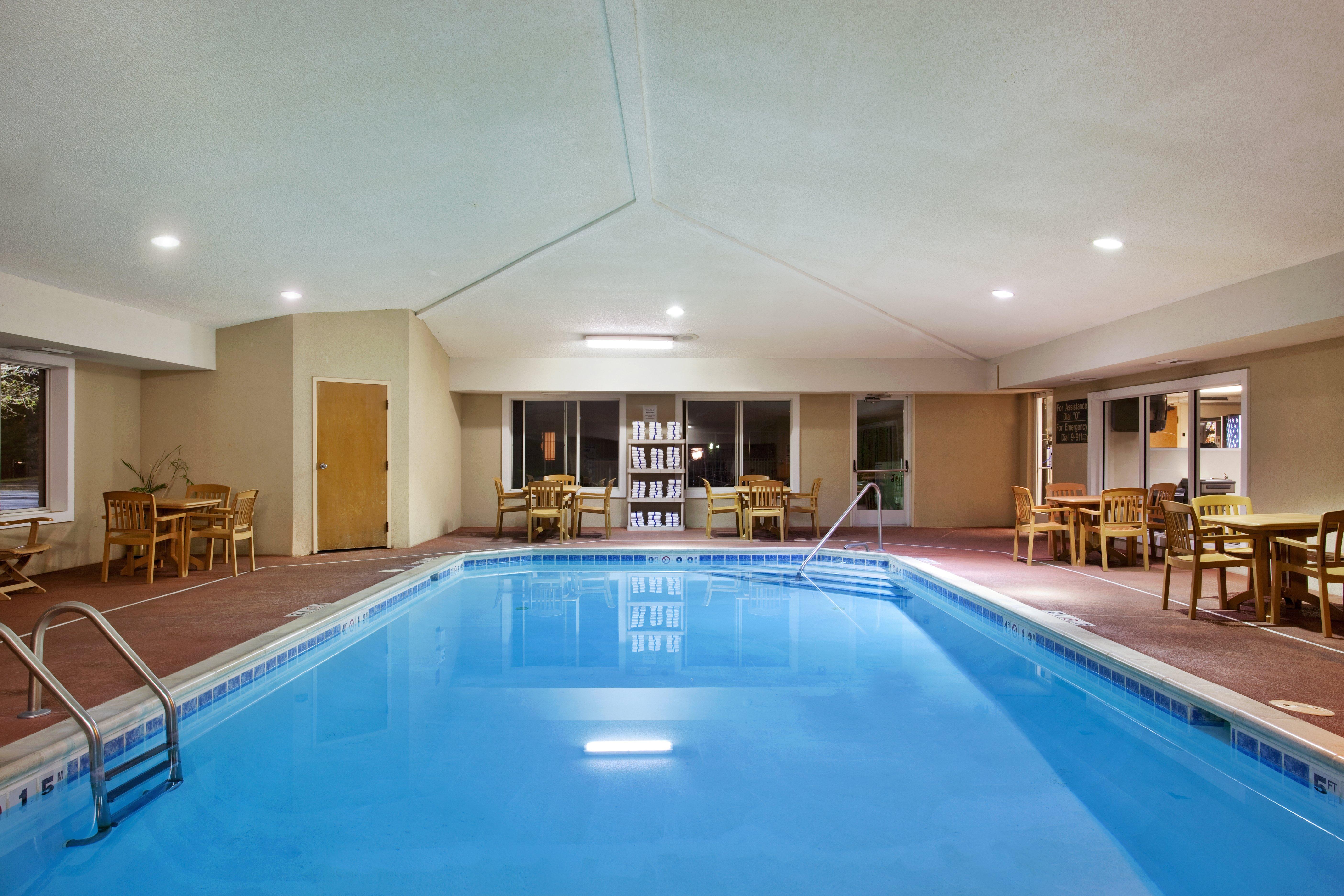 Holiday Inn Express Hotel & Suites-Saint Joseph By Ihg Bagian luar foto