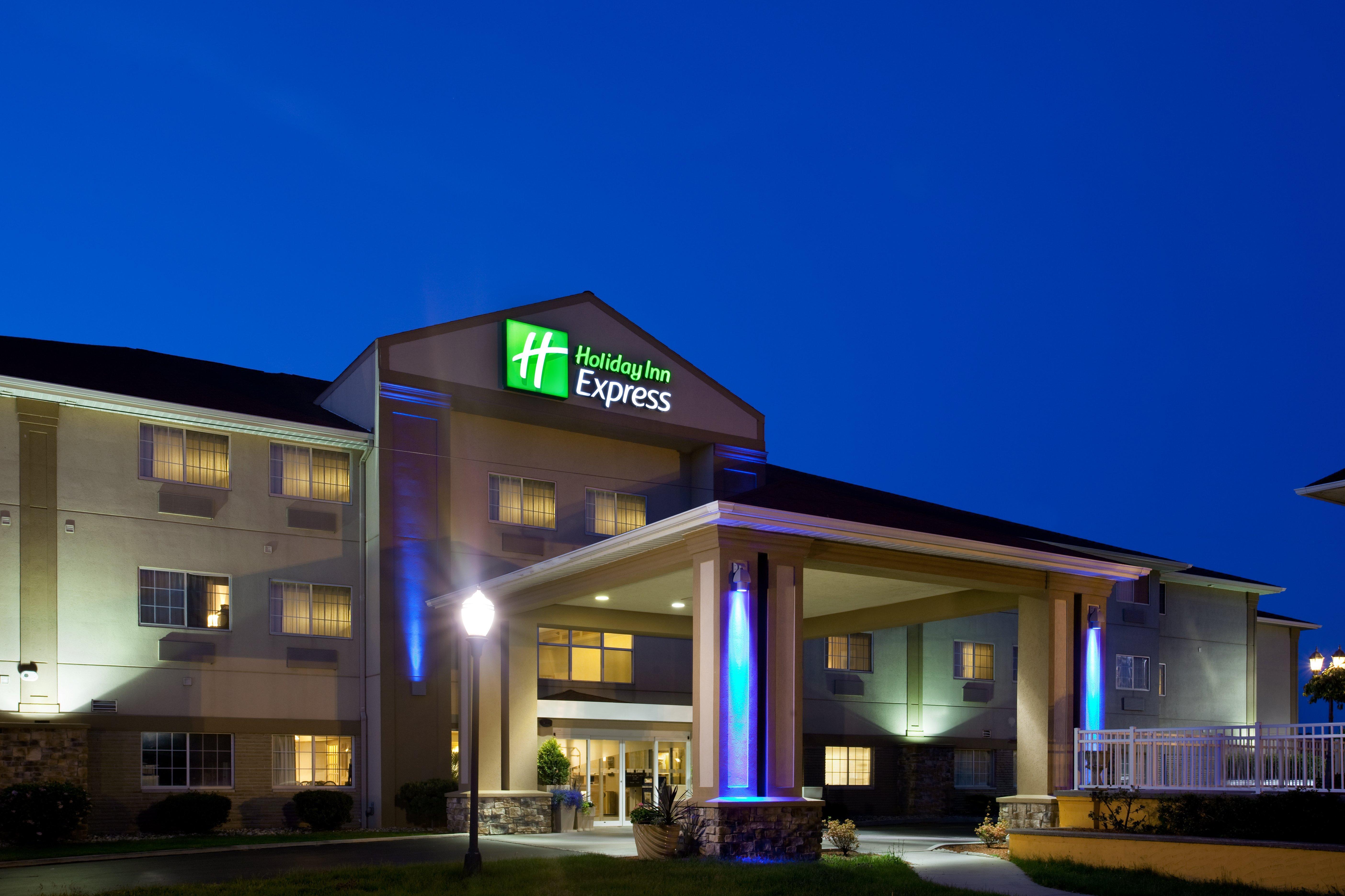 Holiday Inn Express Hotel & Suites-Saint Joseph By Ihg Bagian luar foto