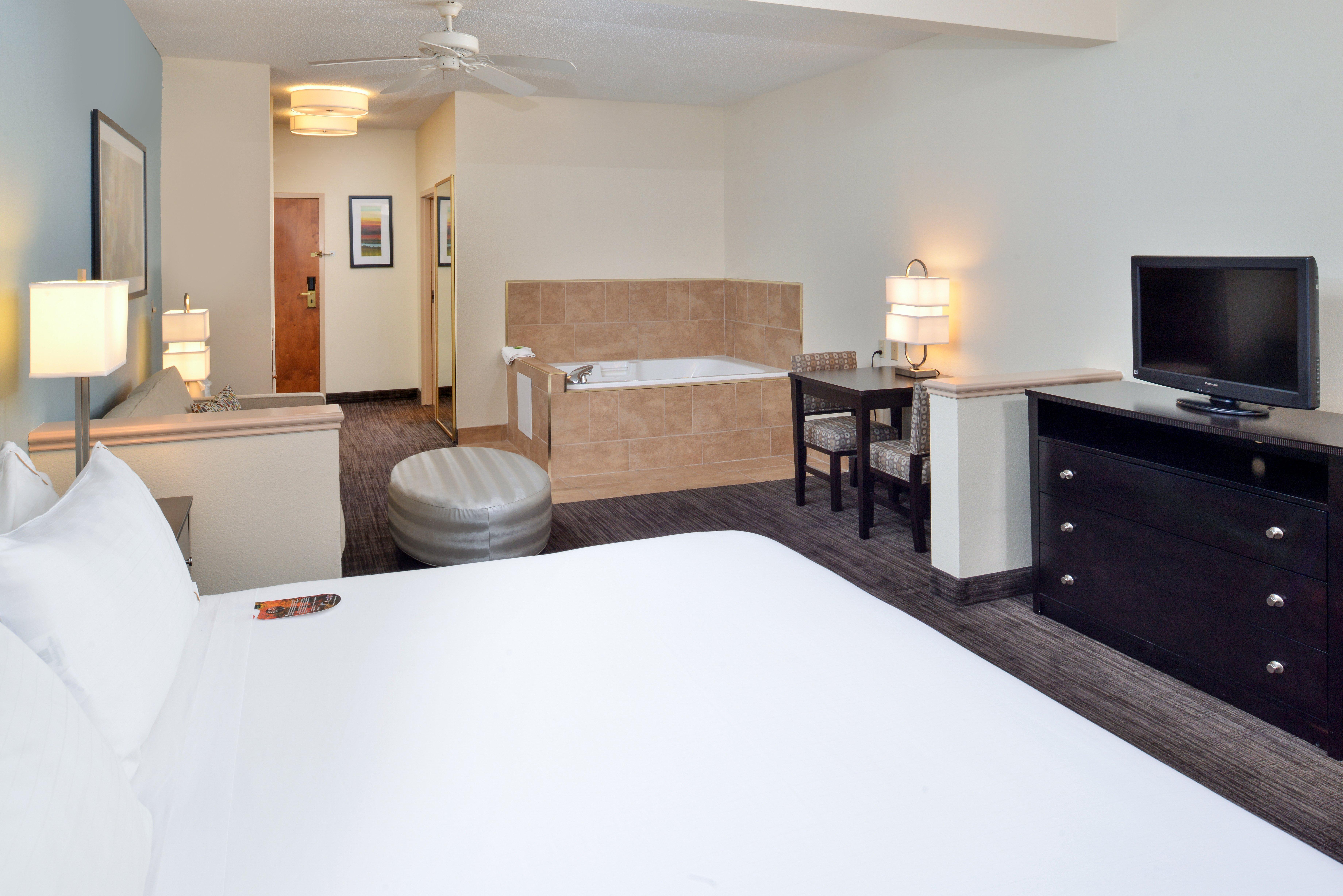 Holiday Inn Express Hotel & Suites-Saint Joseph By Ihg Bagian luar foto